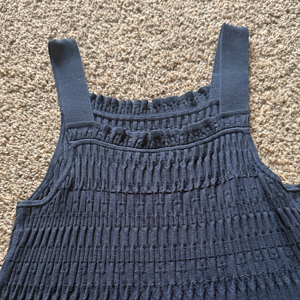Banana Republic Navy Knit Tank with Textured Panels NWOT - Picture 5 of 5